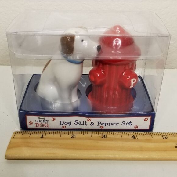 Dei Dog with Fire Hydrant Salt and Pepper Shaker Set NIB - Picture 8 of 10